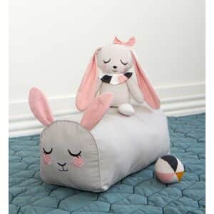 roommate Kanin Sittpuff Med Gosedjur På Ryggen