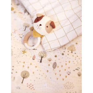 Tiny Park bäddset och skallra i beige bomull från Jollein för spjälsäng och barnrumsinredning